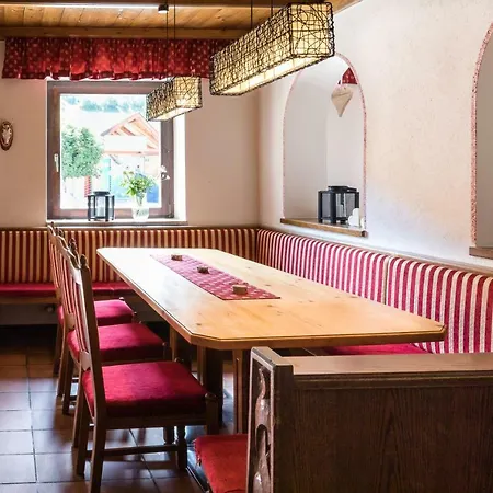 Wiesenhof 3* מידרס