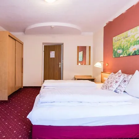 מלון Wiesenhof מידרס